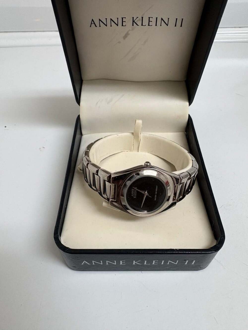 Vintage Anne Klein II Women’s Quartz Wristwatch with original presentation box.
